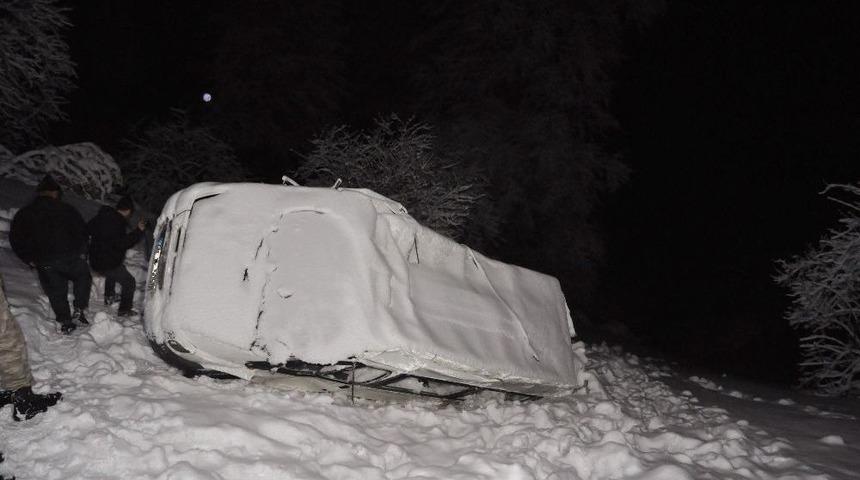 Tokat&rsquo;ta Minib&uuml;s U&ccedil;uruma Yuvarlandı: 1 &Ouml;l&uuml;, 14 Yaralı