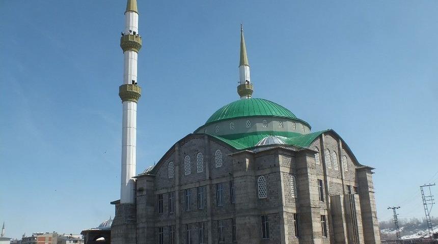 1071 Malazgirt K&uuml;mbet Camii D&ouml;rt Yıldır Bitirilemedi