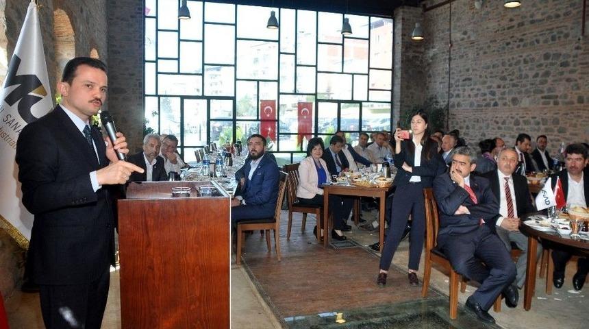 İlker Astarcı, Nazilli İş D&uuml;nyasıyla Bir Araya Geldi.