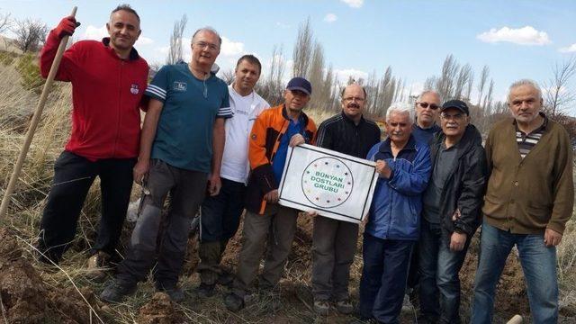 Bünyan Dostları 250 Fidanı Toprakla Buluşturdu