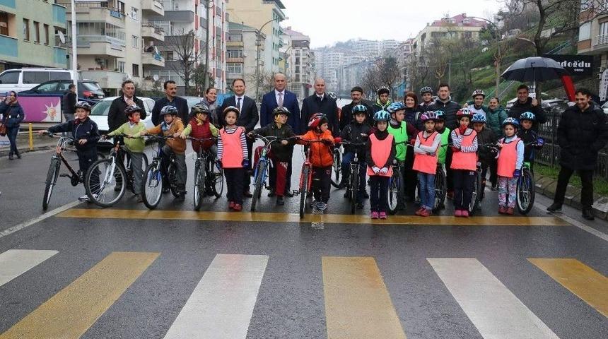 Trabzon’da Okullararası Bisiklet Yarışması