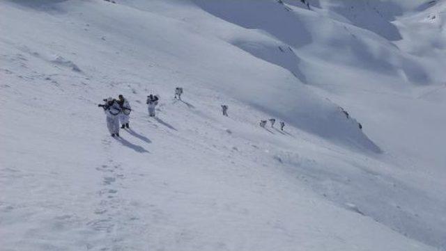 Erzincan'da Teröristlerin Sığınakları Imha Edildi