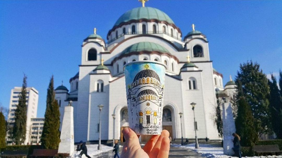 S&uuml;slediği Bardakları Satarak, &Uuml;lkeleri Dolaşıyor