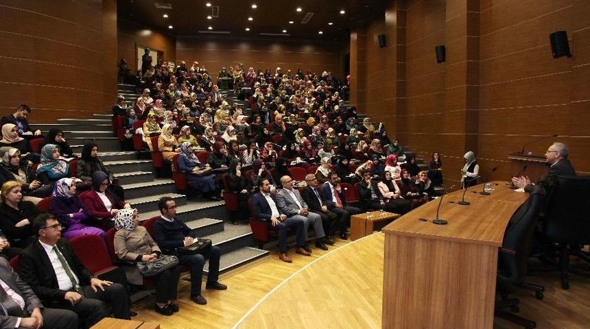 Ga&uuml;n&rsquo;de Cumhuriyet T&uuml;rkiyesi&rsquo;nde Bir Mesele Olarak İslam Konferansı