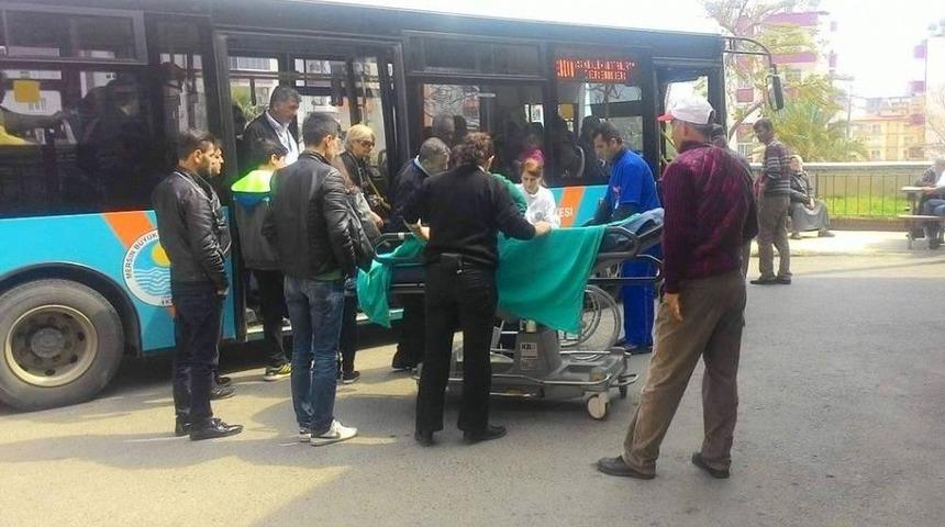 Fenalaşan Yolcuyu Belediye Otob&uuml;s&uuml;yle Hastaneye Yetiştirdi