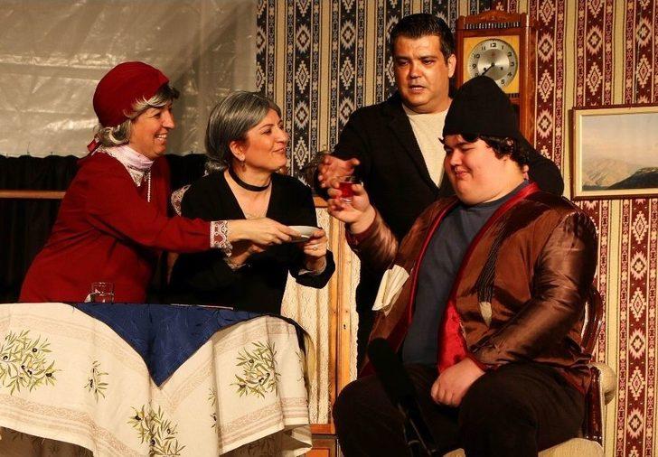 10 Yıllık Amatör Tiyatrodan Özel Gösterim G3