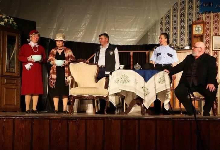 10 Yıllık Amatör Tiyatrodan Özel Gösterim G4