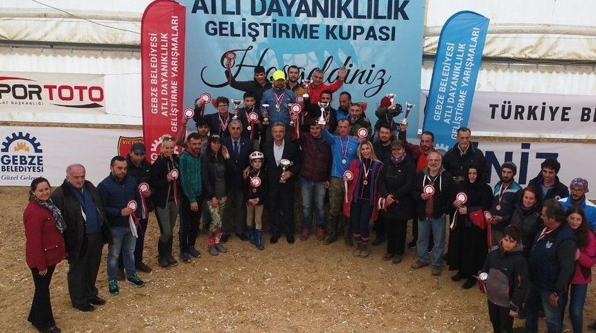 Atlı Dayanıklılık Geliştirme Kupası Nefes Kesti