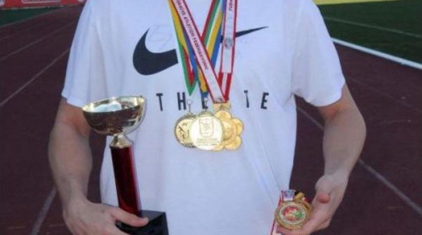 Eski Futbolcu Milli Atlet, 237 Madalya Ve 43 Kupa Kazandı