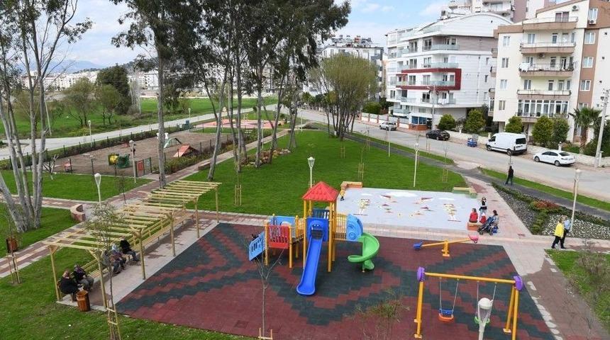 Konyaaltı Liman Mahallesi&rsquo;nde 17. Park Hizmete A&ccedil;ıldı