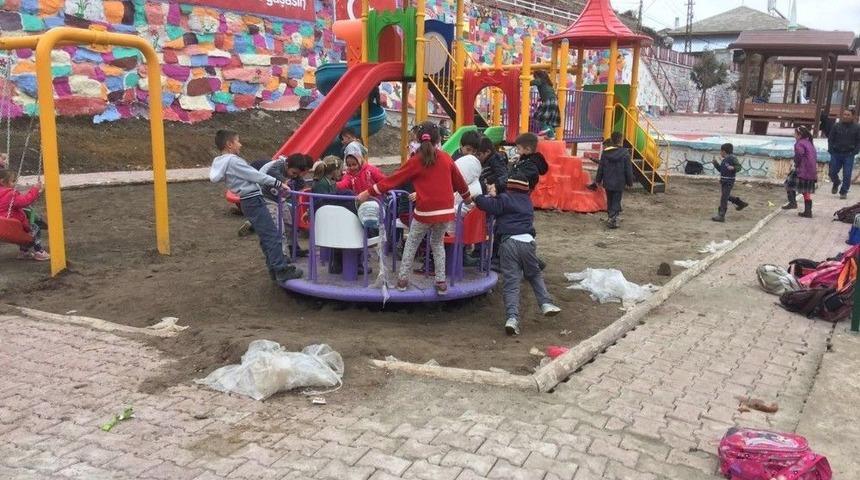 Seydişehir&rsquo;de, &Ccedil;ocuklara Oyun Parkları