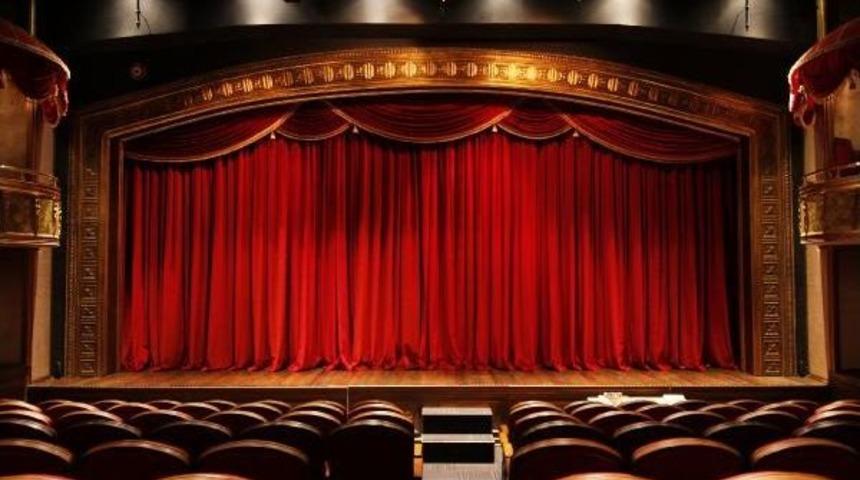 Şevket &Ccedil;oruh, "baba Sahne"yi Savaş Din&ccedil;el&rsquo;In Doğum G&uuml;n&uuml;nde A&ccedil;acak