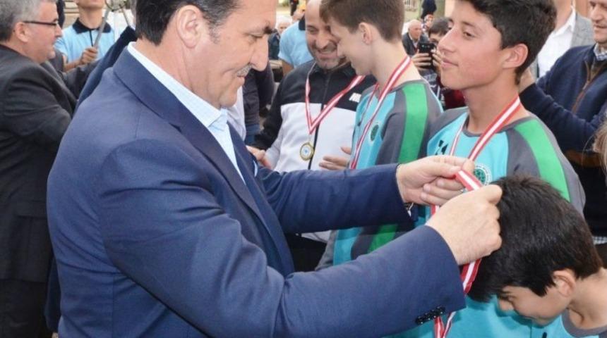 D&uuml;ndar&rsquo;dan Namık Kemal Spor Kul&uuml;b&uuml;&rsquo;ne Destek