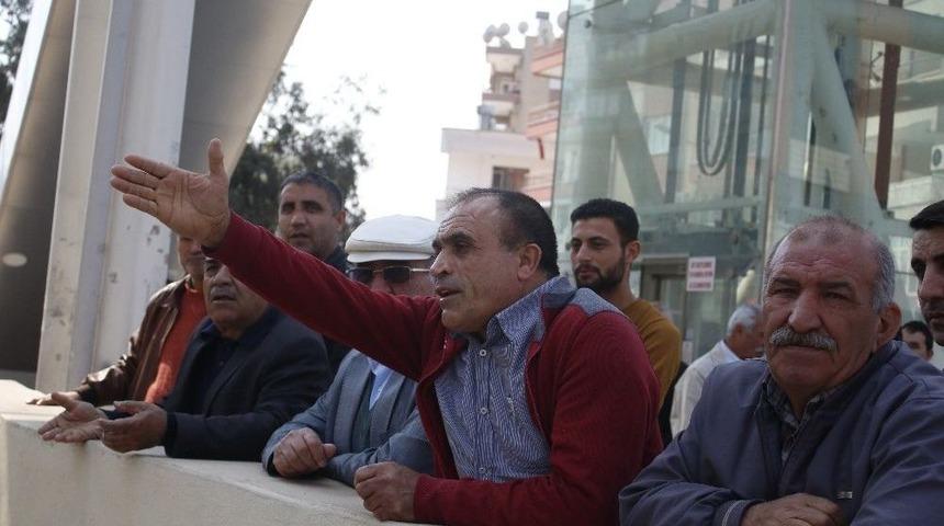 İntihar Girişiminde Bulunan Gence &rsquo;atla&rsquo; Diye Bağırdılar