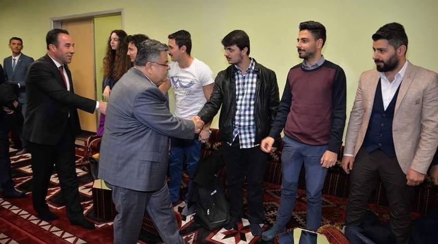 Başkan Yağcı &Ouml;ğrencilerle Bir Araya Geldi