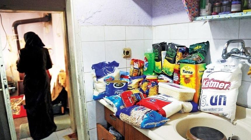 Ankara B&uuml;y&uuml;kşehir Belediyesi&rsquo;nin İhtiya&ccedil; Sahiplerine Yardımları S&uuml;r&uuml;yor