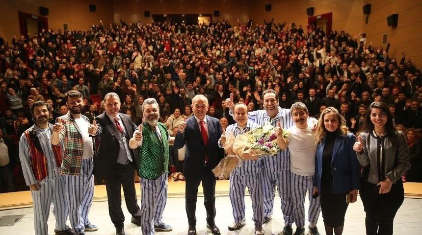 "pijamalı Adamlar" Güldürdü