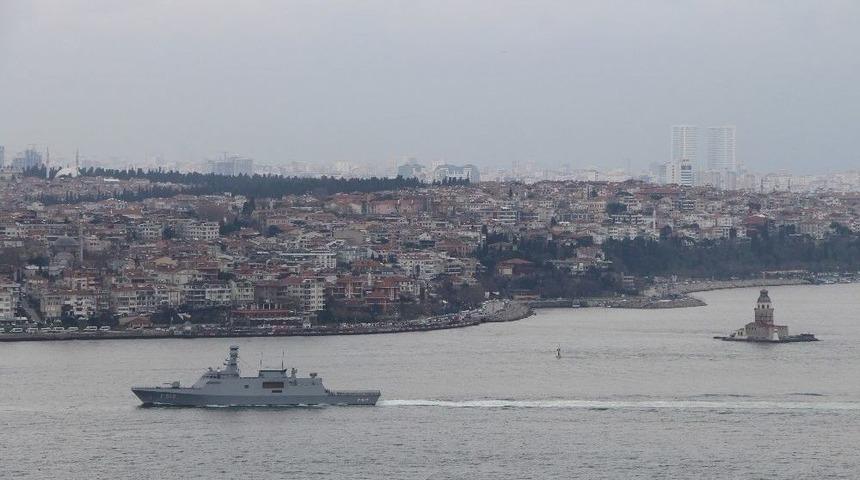 (&ouml;zel Haber) T&uuml;rk Savaş Gemileri İstanbul Boğazı&rsquo;nda B&ouml;yle G&ouml;r&uuml;nt&uuml;lendi