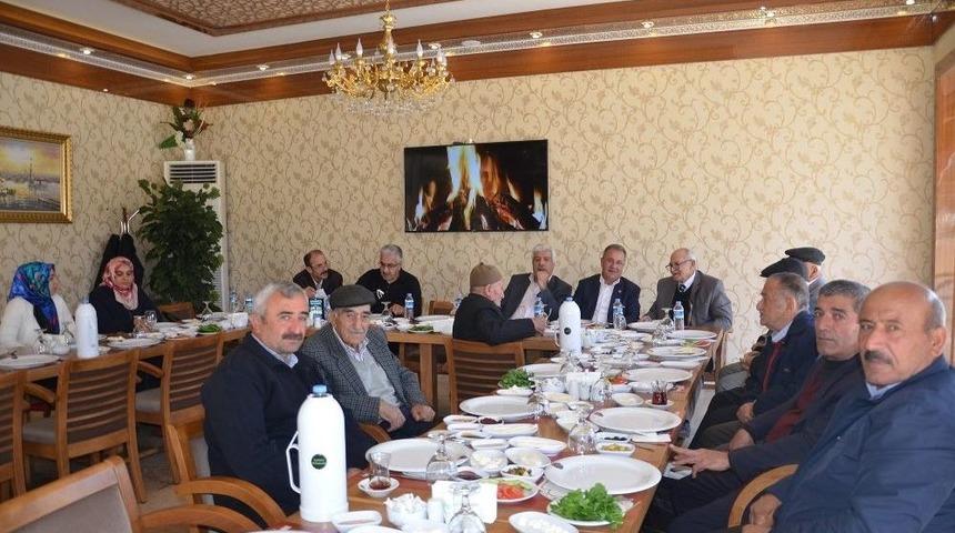 Yaşlılar Haftası&rsquo;nda Asırlık &Ccedil;ınarların Buluşması