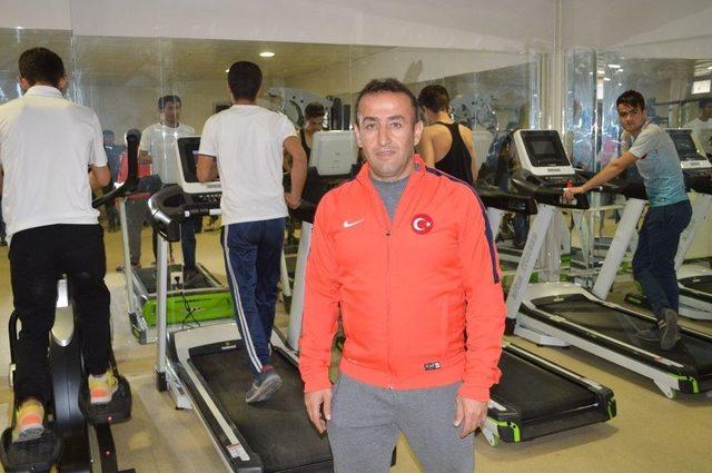 Şırnak’ta Gençler İçin Spor Salonu Açıldı