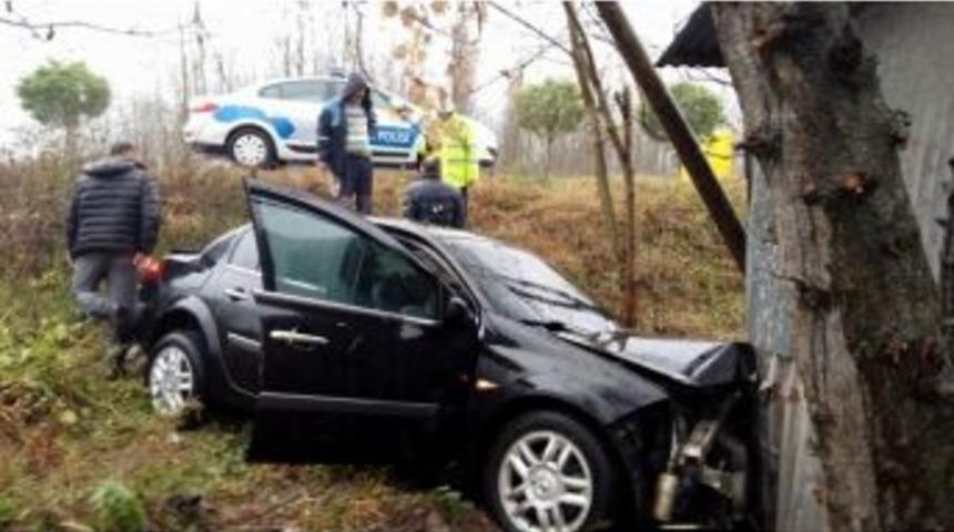 Samsun&rsquo;da Otomobil Şarampole Yuvarlandı: 1 &Ouml;l&uuml;, 3 Yaralı
