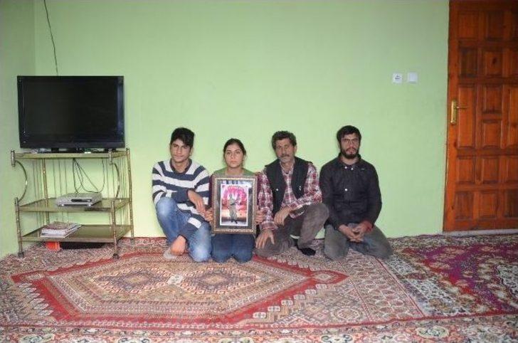 (özel Haber) Daeş’in Kaçırdığı Askerin Ailesi Umutlu Bir Haber Bekliyor G1