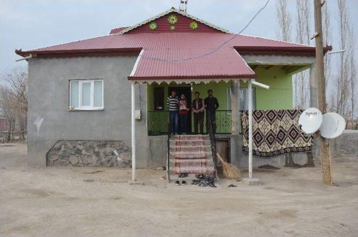 (özel Haber) Daeş’in Kaçırdığı Askerin Ailesi Umutlu Bir Haber Bekliyor G5