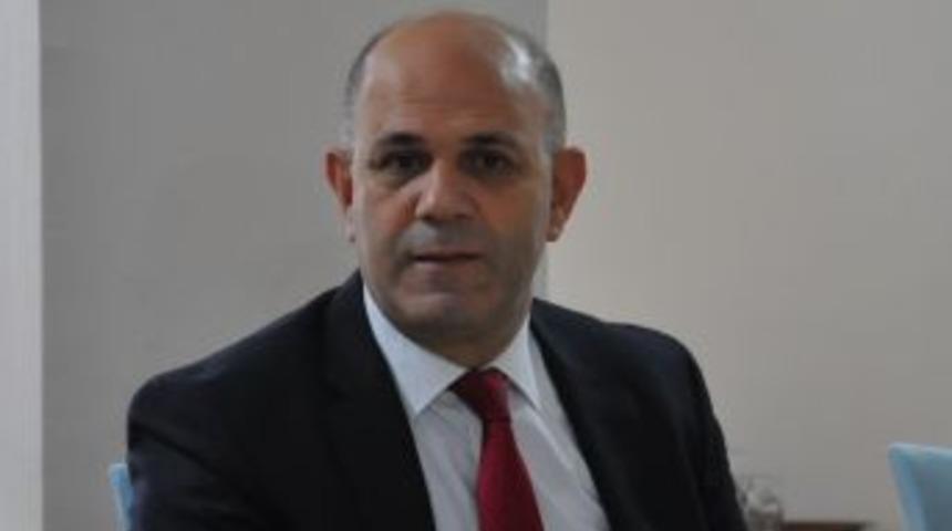 Rekt&ouml;r &Ouml;zcan &Ouml;zeleştiri Yaptı!