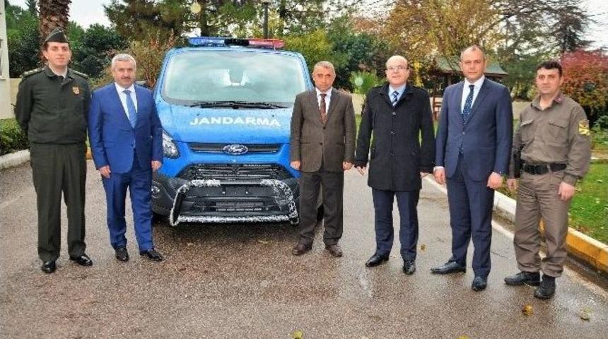 Körfez Belediyesinde Jandarma Komutanlığına Araç Hibesi