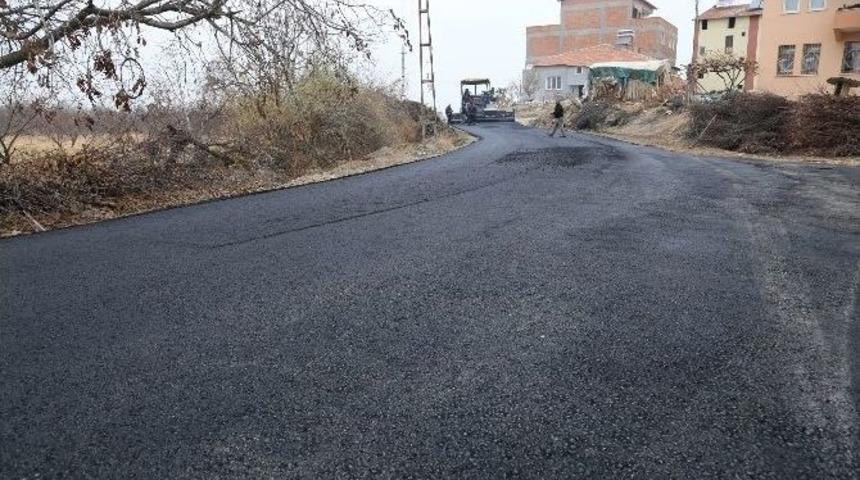 Bah&ccedil;elievler Mahallesinin Yolları Asfaltlandı