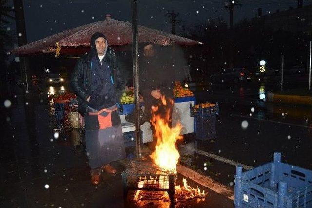 Diyarbakır’a Yılın İlk Karı Yağdı