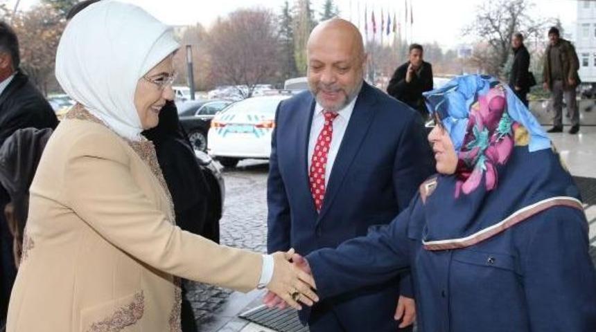 Emine Erdoğan: Emeğe Saygı, Par&ccedil;ası Olduğumuz Medeniyetin Temel Değeridir