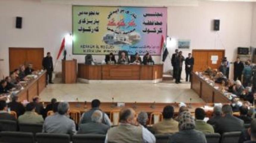 Kerk&uuml;k İl Meclisi, K&uuml;rt Bayrağının Resmi Kurumlarına Asılmasını Onayladı