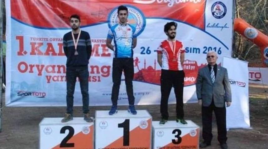 İn&ouml;n&uuml;l&uuml; Şampiyonlar Yine 1&rsquo;incilik K&uuml;rs&uuml;s&uuml;nde