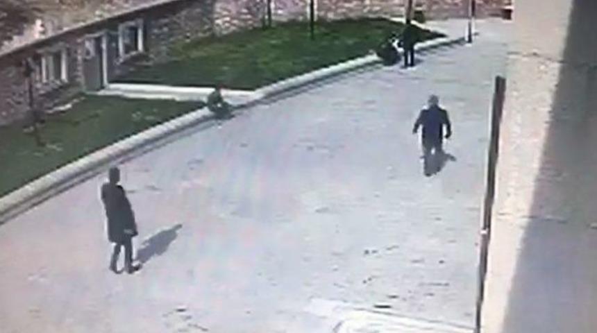 Kucağında Bebeğiyle Uyuşturucu Sattı