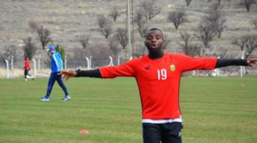 Sunday Mba: "b&uuml;y&uuml;k Ma&ccedil;ları Severim"