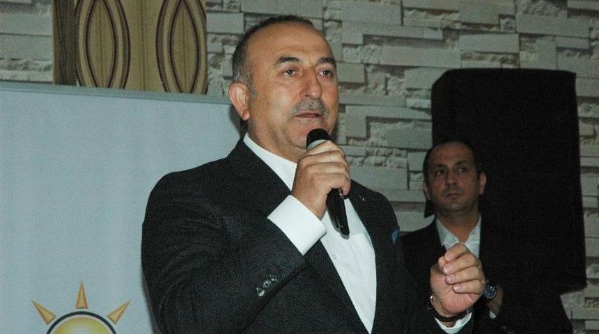 Bakan Mevl&uuml;t &Ccedil;avuşoğu: