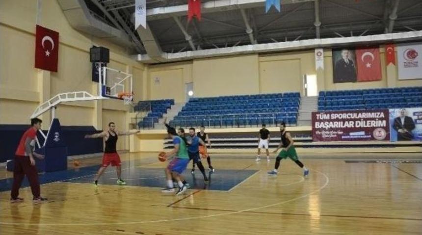 Tb2l Temsilcisi Bilecik Belediyesi Basketbol Kul&uuml;b&uuml;, Karesispor Ma&ccedil;ına Hazırlanıyor