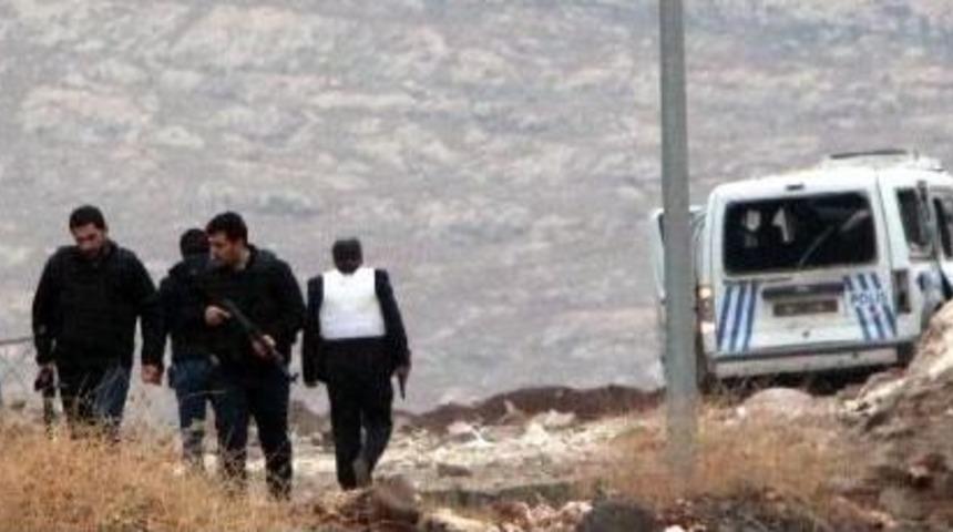 Şanlıurfa'da Teröristler Polis Aracına Saldırdı: 3 Polis Yaralı (2) - Yeniden