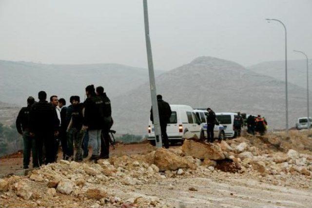 Şanlıurfa'da Teröristler Polis Aracına Saldırdı: 3 Polis Yaralı (2) - Yeniden