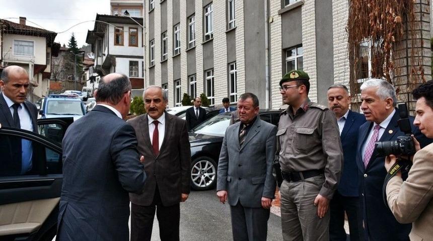 Vali Karadeniz, Başkan Şahin&rsquo;i Ziyaret Etti