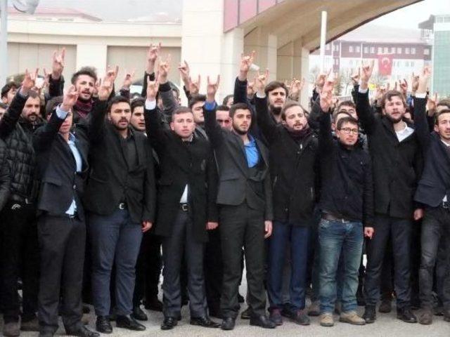 Öğrenci Konseyi Seçiminin Iptal Edilmesine Protesto