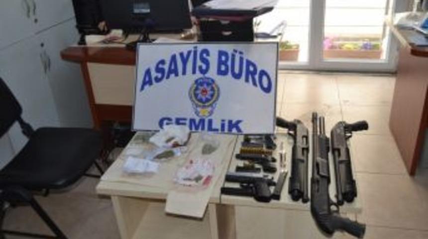 Gemlik Polisi Su&ccedil;lulara G&ouml;z A&ccedil;tırmıyor