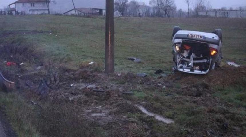 Otomobil Takla Attı, Anne Öldü, Eşi Ve Oğlu Yaralandı