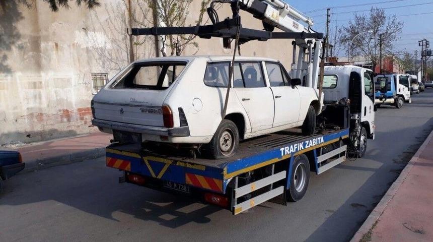 G&ouml;r&uuml;nt&uuml; Kirliliği Oluşturan Hurda Ara&ccedil;lar &Ccedil;ekiliyor