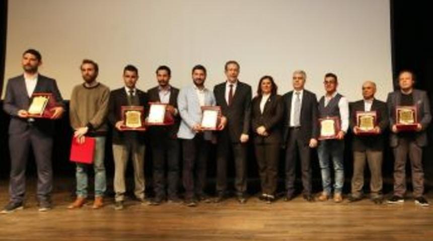 &lsquo;latmos&rsquo; Belgeseli Aydınlılarla Buluştu