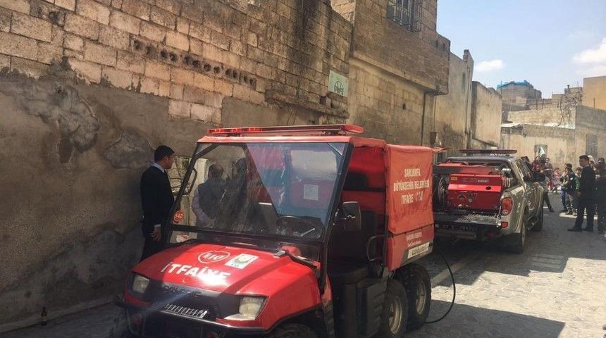 İtfaiye Ara&ccedil;ları Sokağa Giremeyince Atv&rsquo;ler Devreye Girdi