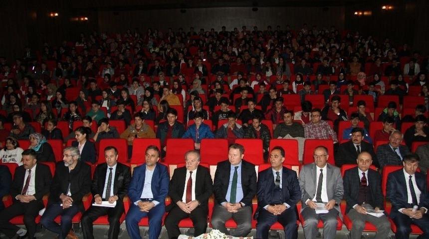 Van&rsquo;da K&uuml;t&uuml;phaneler Haftası Etkinliği