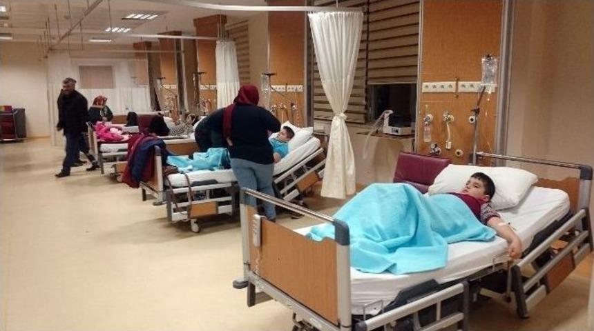 Bursa&rsquo;da Gıda Zehirlenmesi Ş&uuml;phesiyle 11 &Ouml;ğrenci Hastanelik Oldu