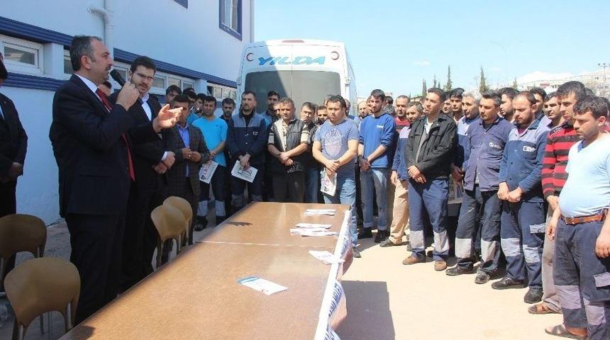 Abdulhamit G&uuml;l, Fabrika İş&ccedil;ilerine Cumhurbaşkanlığı Sistemini Anlattı